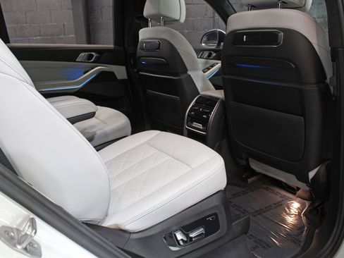 Used 2023 BMW X7 xDrive40i w/ Premium Package AWD/4WD image 49