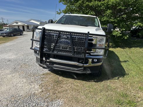 Used 2025 Ford F250 XLT AWD/4WD image 2