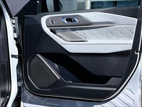 Used 2026 Ford Explorer Platinum w/ LUX Leather Package image 24