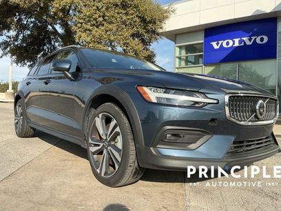 Certified 2025 Volvo V60 B5 Cross Country Plus