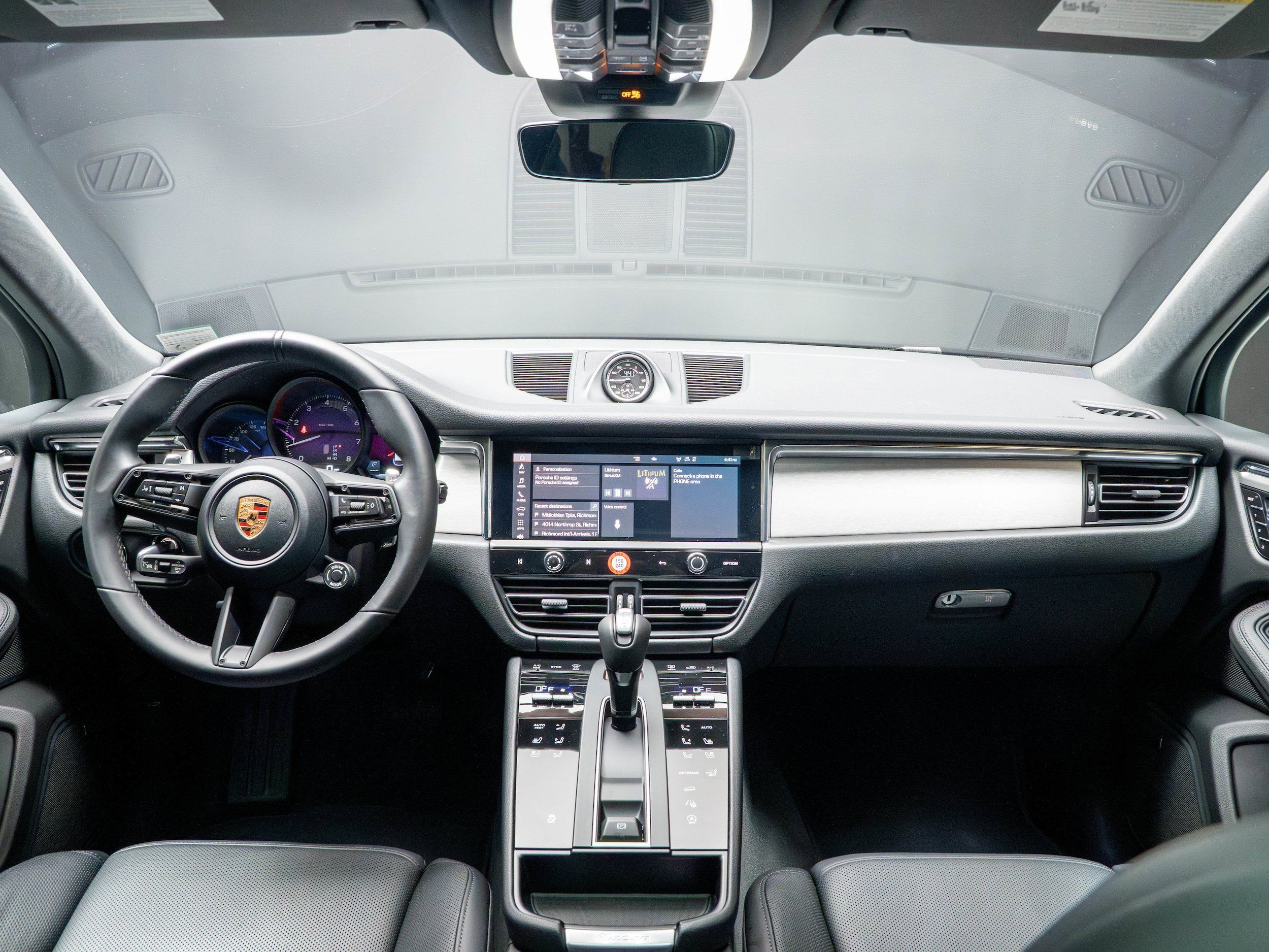 Certified 2026 Porsche Macan AWD/4WD image 27
