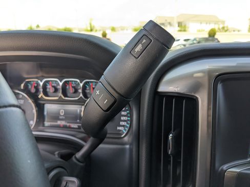 Used 2018 Chevrolet Silverado 1500 LT w/ All Star Edition AWD/4WD image 31