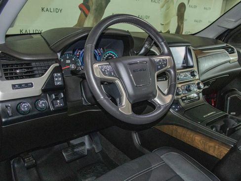 Used 2018 GMC Yukon Denali AWD/4WD image 6