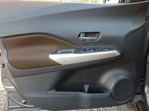 Used 2020 Nissan Kicks SR image 13