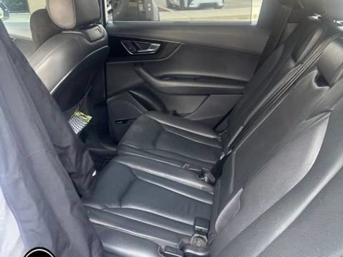 Used 2017 Audi Q7 3.0T Prestige AWD/4WD image 6