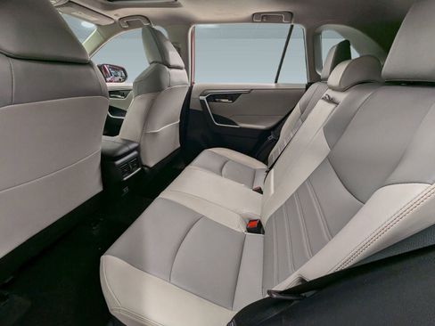 Used 2023 Toyota RAV4 XLE Premium image 21