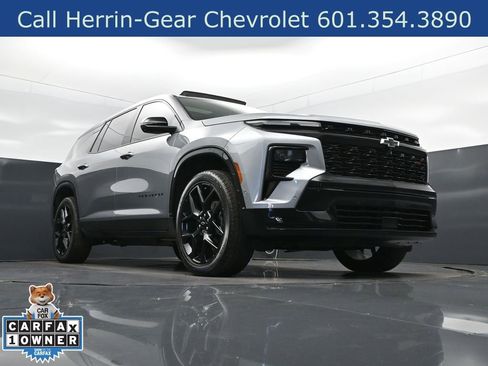 Used 2024 Chevrolet Traverse RS FWD image 44