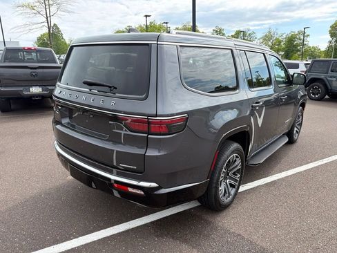 Certified 2024 Jeep Wagoneer Series II w/ Flexible Seating Group AWD/4WD image 3