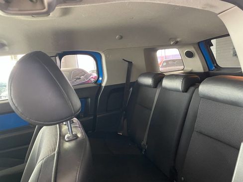 Used 2007 Toyota FJ Cruiser Base 4dr SUV 4WD (4L V6 5A) image 18