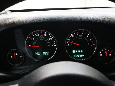 Used 2016 Jeep Wrangler Unlimited Sahara w/ Connectivity Group AWD/4WD image 20