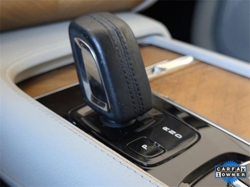 Used 2021 Volvo XC90 T8 Inscription Expression w/ Climate Package image 24