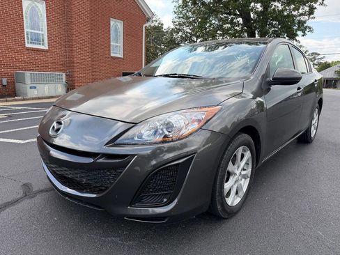 Used 2011 MAZDA MAZDA3 i Touring FWD image 2