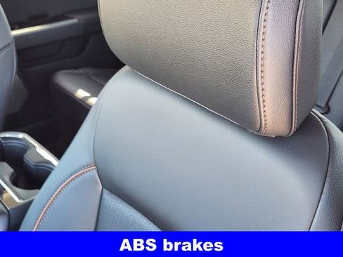 New 2026 Ford F250 Lariat w/ Black Appearance Package image 15