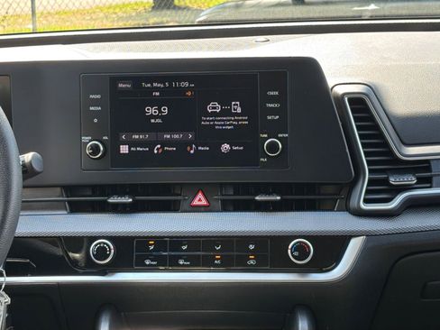 Used 2025 Kia Sportage LX FWD image 20