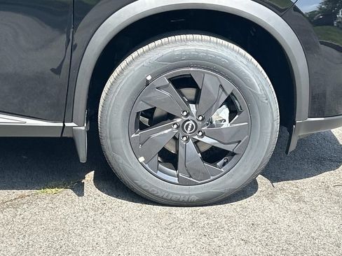 New 2026 Nissan Rogue SV AWD/4WD image 9