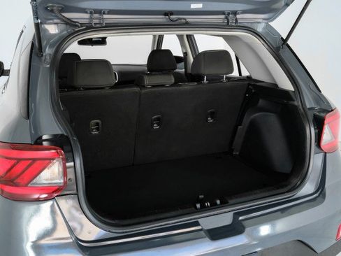 Used 2024 Hyundai Venue SEL FWD image 53