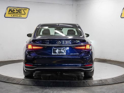 Used 2025 Lexus ES 300h w/ Accessory Package (Z2) FWD image 3