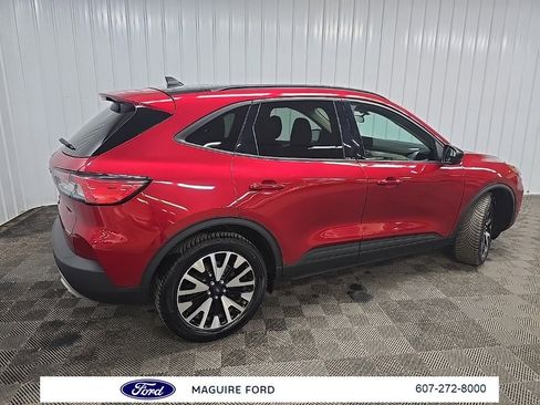 Used 2020 Ford Escape SE Sport image 3