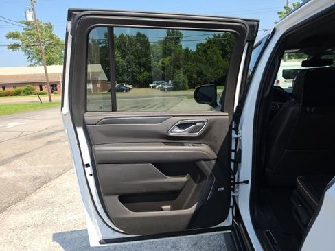 Certified 2021 GMC Yukon XL AT4 w/ Rear Media and Nav Package AWD/4WD image 32