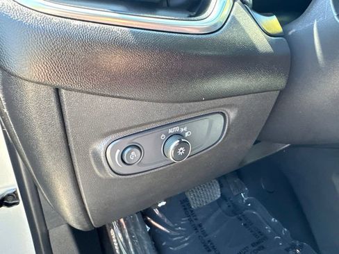 Used 2022 Chevrolet Equinox LT FWD image 26