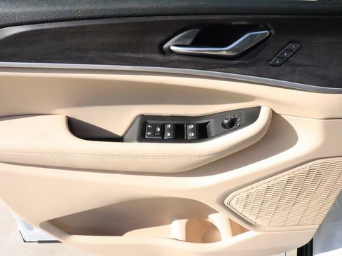 New 2025 Jeep Grand Cherokee Limited image 18