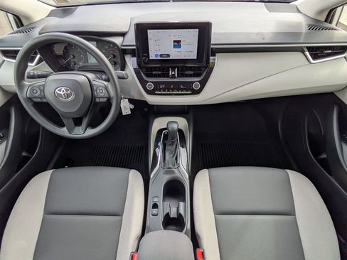 Used 2025 Toyota Corolla LE image 13