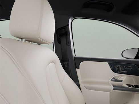 Used 2026 Mercedes-Benz GLA 250 image 43