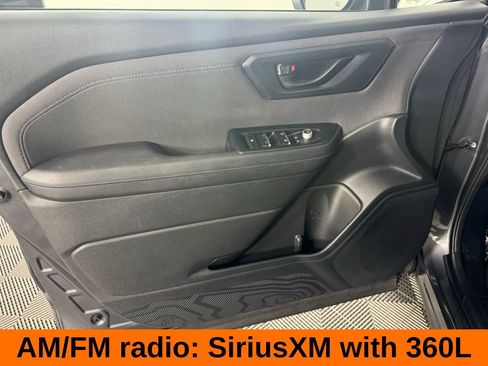 Used 2025 Subaru Forester Premium w/ Convenience Package #2 image 11