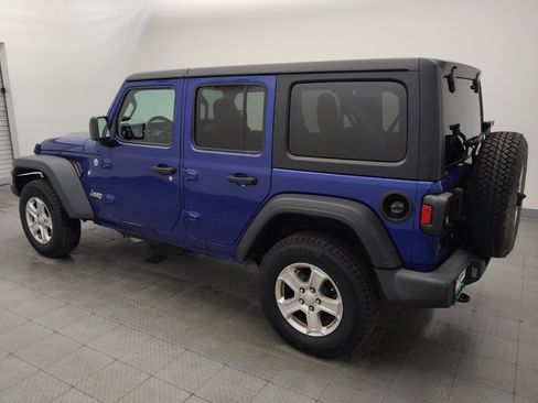 Used 2018 Jeep Wrangler Unlimited Sport S AWD/4WD image 3