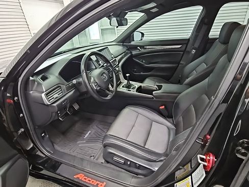 Used 2019 Honda Accord Sport image 11