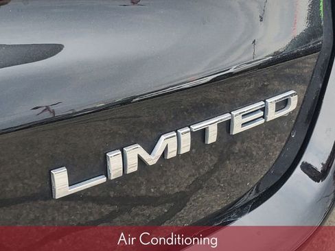 Used 2024 Jeep Compass Limited AWD/4WD image 8
