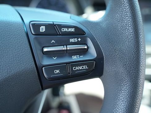 Used 2020 Hyundai Elantra SEL FWD image 28