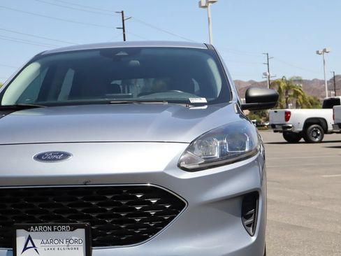 Used 2022 Ford Escape SE w/ Convenience Package FWD image 8