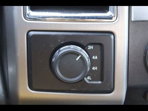 Used 2015 Ford F150 Platinum w/ Equipment Group 701A Luxury AWD/4WD image 37