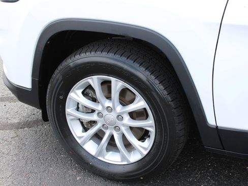 Used 2022 Jeep Cherokee Latitude Lux AWD/4WD image 11