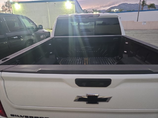 Used 2023 Chevrolet Silverado 1500 LTZ w/ LTZ Premium Package AWD/4WD image 4