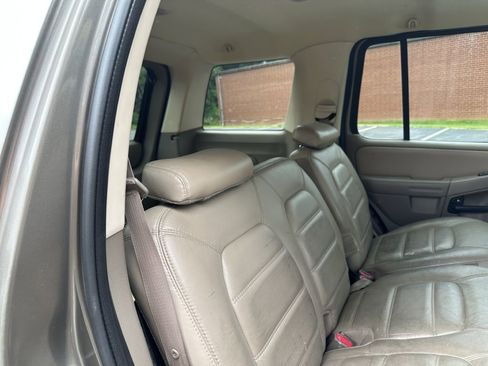 Used 2002 Ford Explorer XLT image 29