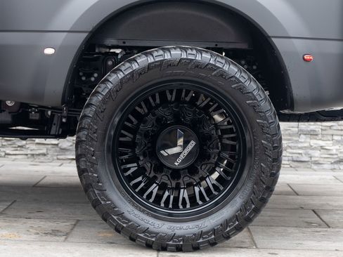 Used 2026 Ford F450 Platinum w/ Platinum Plus Package image 19