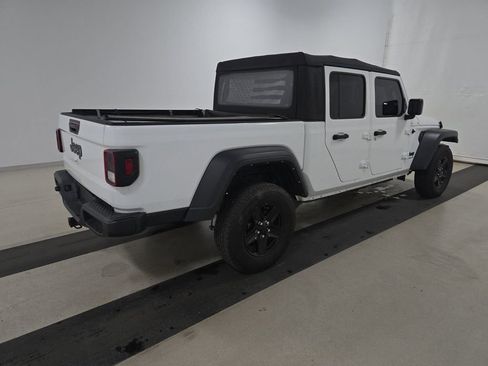 Used 2022 Jeep Gladiator Sport AWD/4WD image 2
