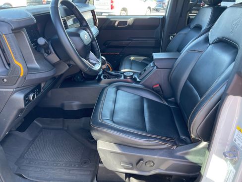 Used 2024 Ford Bronco Badlands image 10