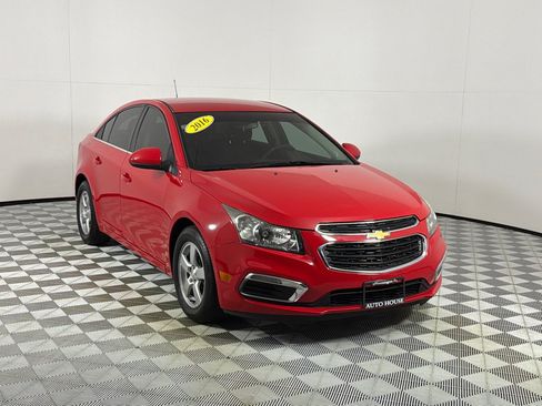 Used 2016 Chevrolet Cruze LT FWD image 3
