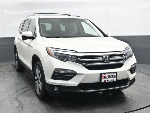 Used 2016 Honda Pilot Touring image 4