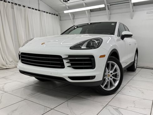 Certified 2023 Porsche Cayenne AWD/4WD image 8