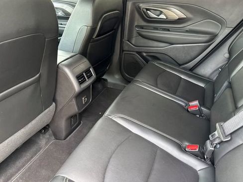 Used 2024 GMC Terrain SLT AWD/4WD image 14