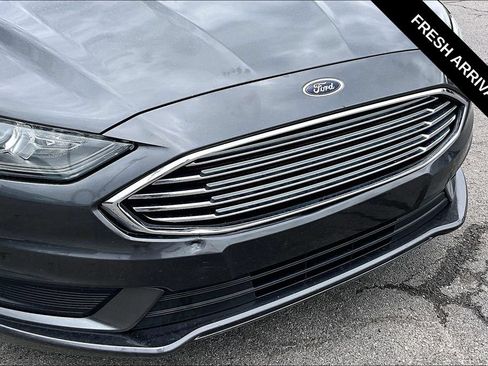Used 2018 Ford Fusion SE w/ Fusion SE Technology Package FWD image 31