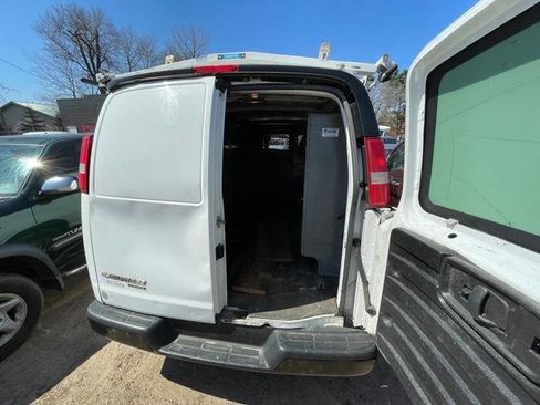 Used 2014 Chevrolet Express 2500 image 24