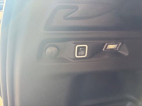 Used 2023 Jeep Grand Cherokee L Limited w/ Luxury Tech Group II image 6