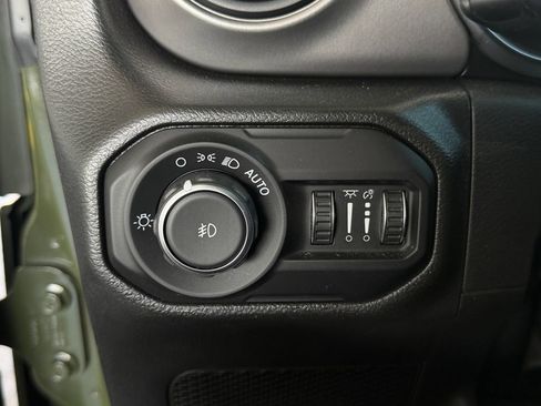 Used 2022 Jeep Wrangler Unlimited Sport AWD/4WD image 24