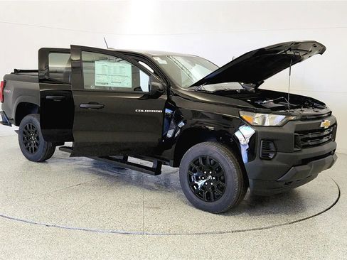New 2026 Chevrolet Colorado W/T AWD/4WD image 9