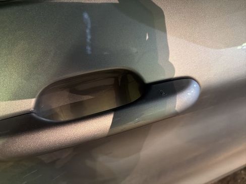 Used 2024 Ford Explorer XLT w/ Equipment Group 202A image 3